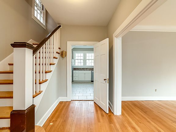 4th image of 6 Felmer Ct