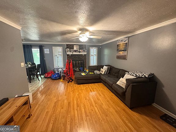 3rd image of 159 Longview Rd