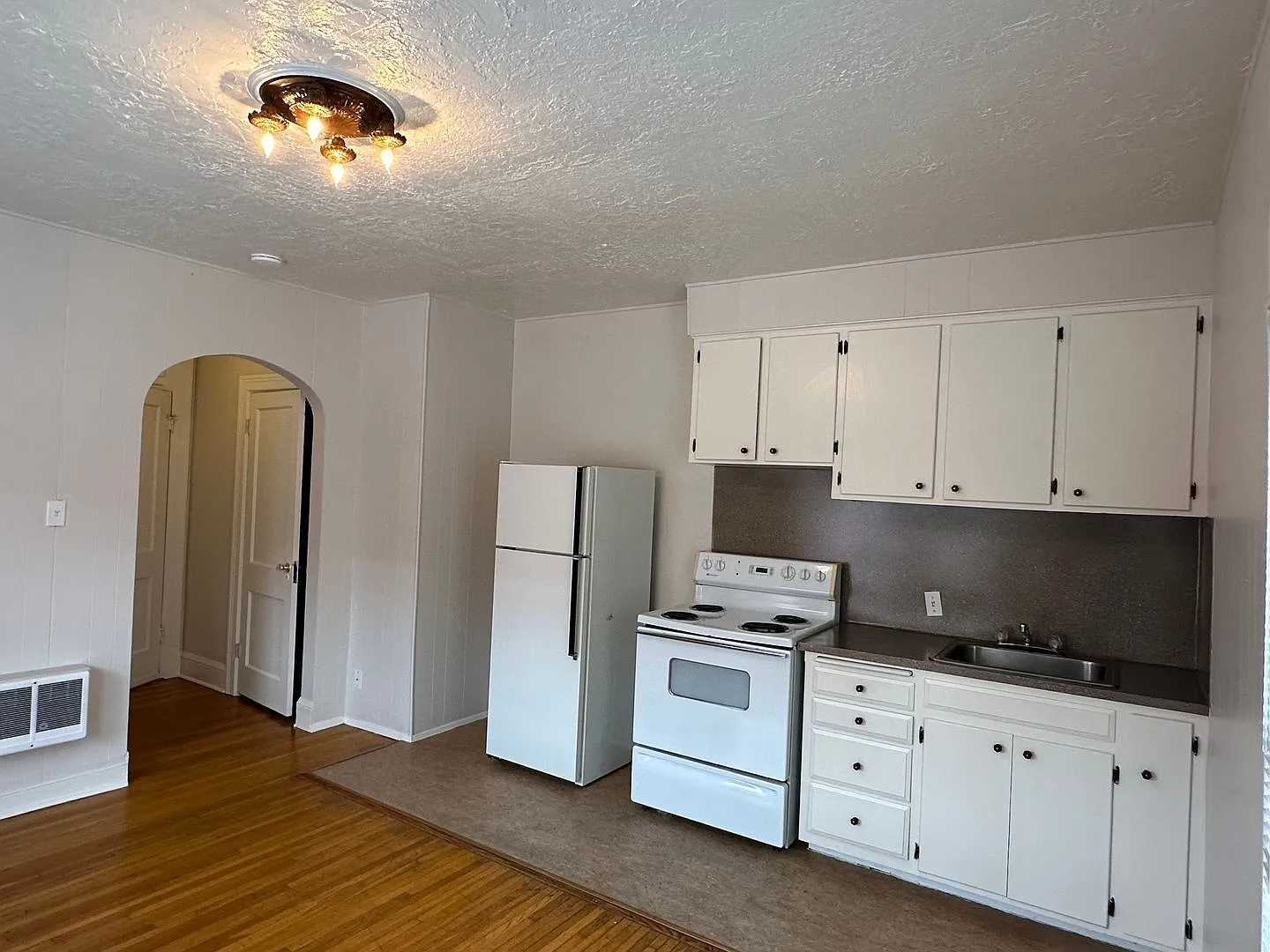 Randall Apartments — Photo 4