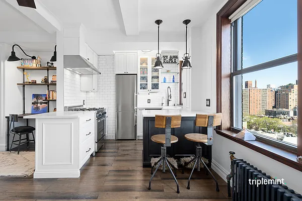 Sold by Triplemint | media 2