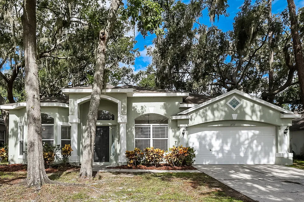 3 bed, 2.0 bath, 2016 sqft, $2,550 — Photo 1