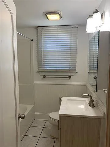 2 bed, 1.0 bath, 900 sqft, $1,425 — Photo 4