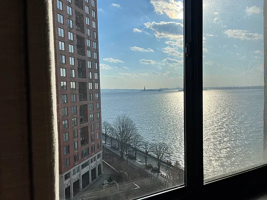 Rented by BATTERY PARK CITY RESIDENTIAL LLC | media 9