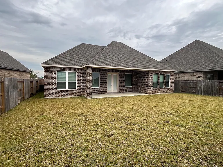 1915 June Lake Ln — Photo 9
