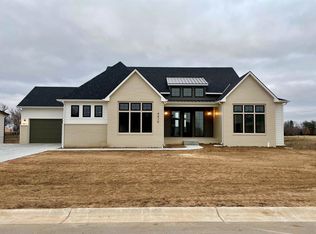 4610 N Cimarron Cir, Wichita, KS 67205