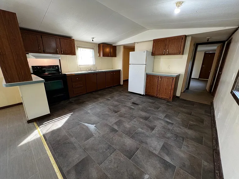 410 Dardouk Dr — Photo 1