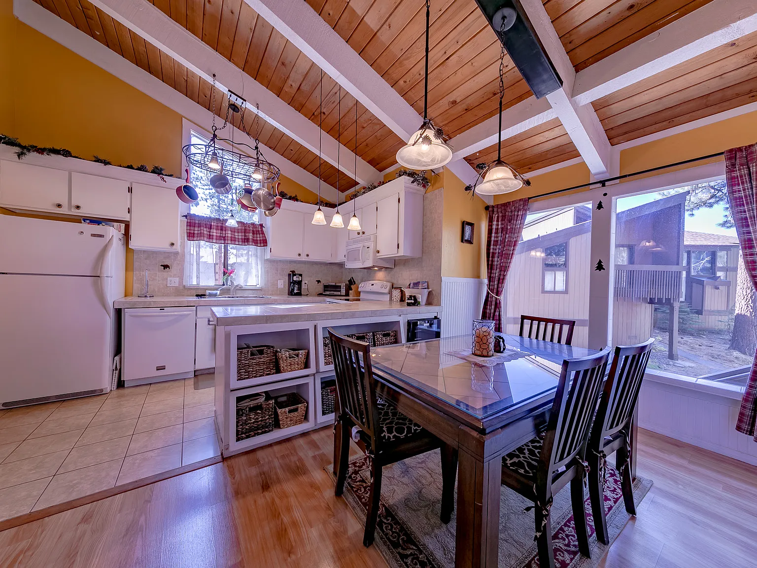 2 bed, 1072 sqft, $2,850 — Photo 3