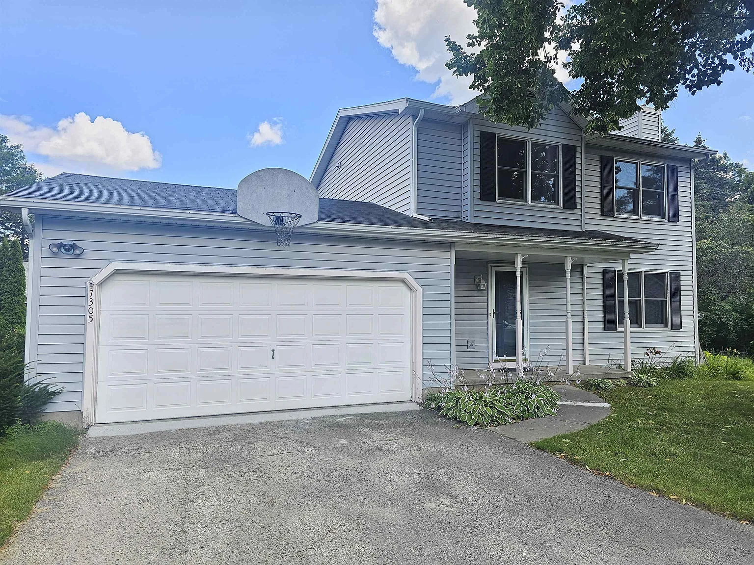 3 bed, 1.5 bath, 2000 sqft, $2,600 — Photo 3