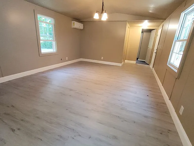 522 Sandmine Rd — Photo 4