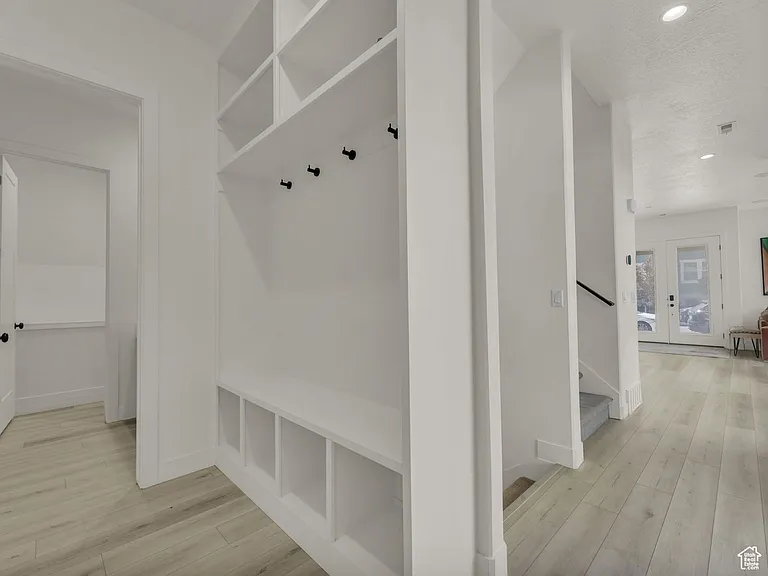 11609 S Dorian Dr — Photo 36