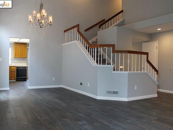2nd image of 4921 Parkgreen Cir