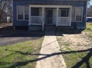 104 E Kleb St, Caldwell, TX 77836