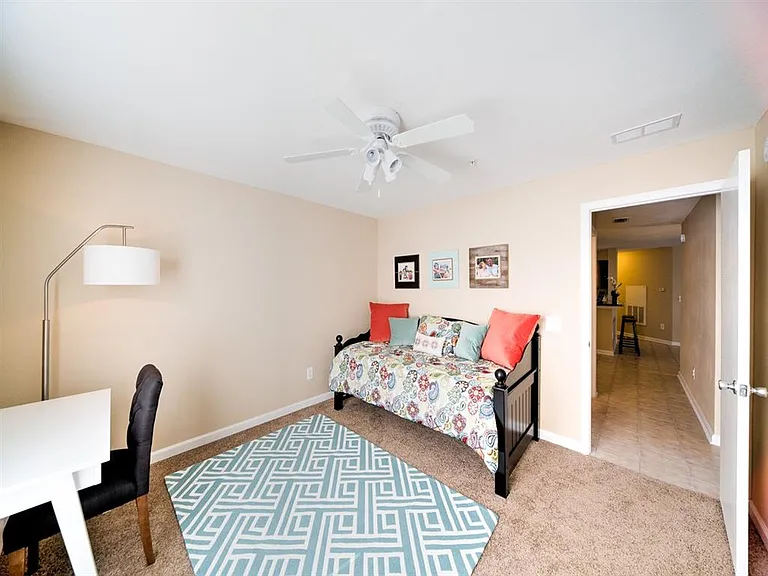 Thomas Chase Apartments — Photo 20