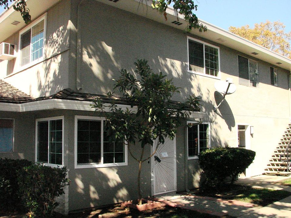 1st image of 816 Gilchrist Dr APT 2