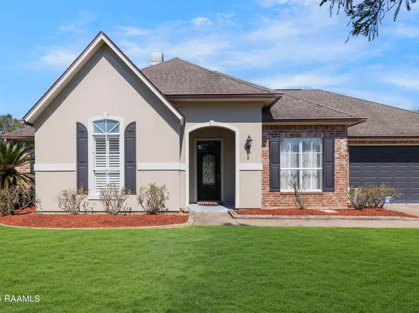 106 Anslem Dr, Youngsville, LA 70592