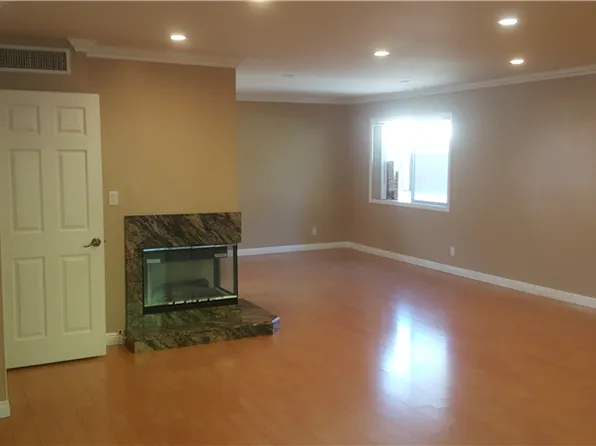 7798 Via Cassano, Burbank, CA 91504