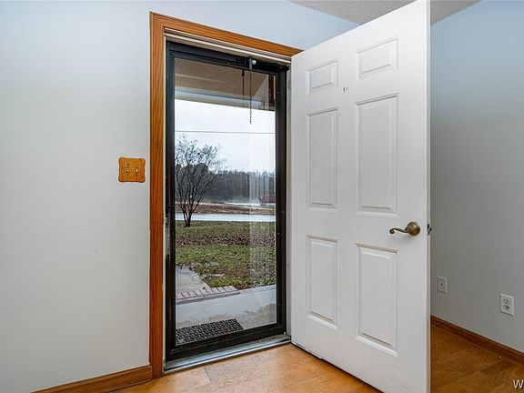 3rd image of 14141 Boswell Rd