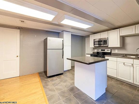 3rd image of 275 McCullough St #B