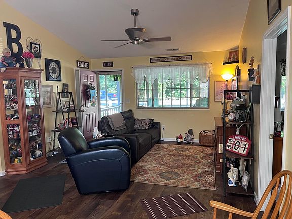 4th image of 126 Hillview Ct