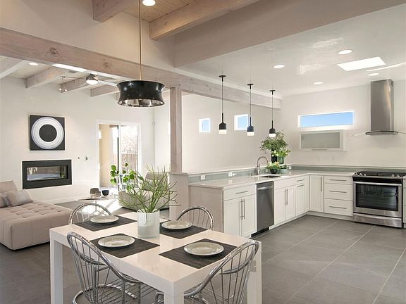 2nd image of 406 Calle Bonita #5
