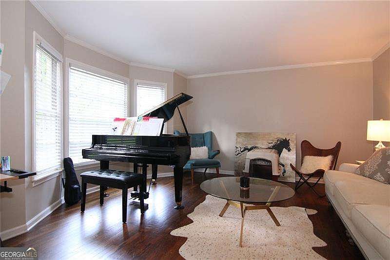 1st image of 3571 Sunderland Cir NE