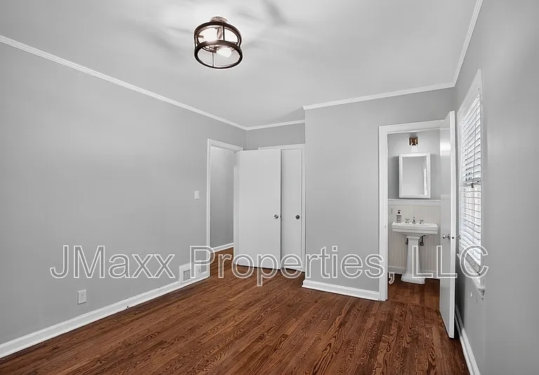 807 Cardova Dr NE — Photo 17