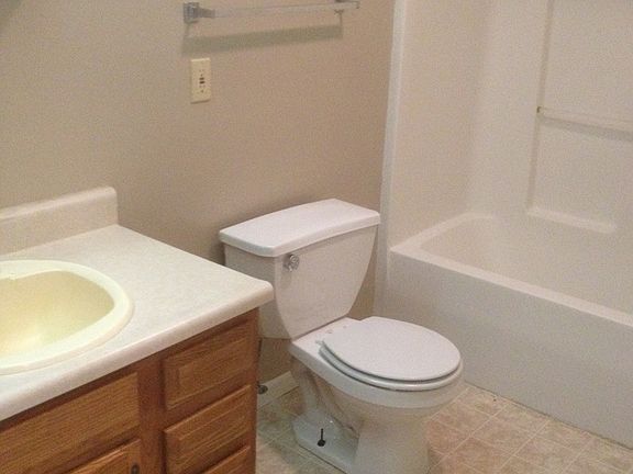 4th image of 2815 Plaza Ln