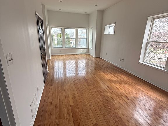 2nd image of 640 S 14th Ave #2