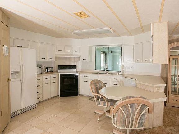 5th image of 1030 Goldfinch Ct