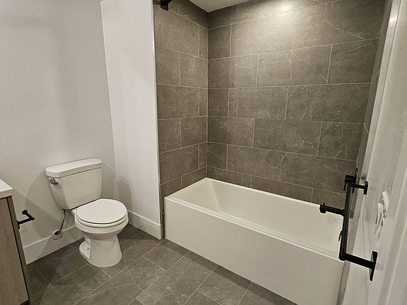 4th image of 7627 Santa Monica Blvd #327