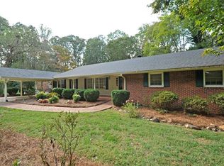 2640 Belwick Dr, Winston Salem, NC 27106