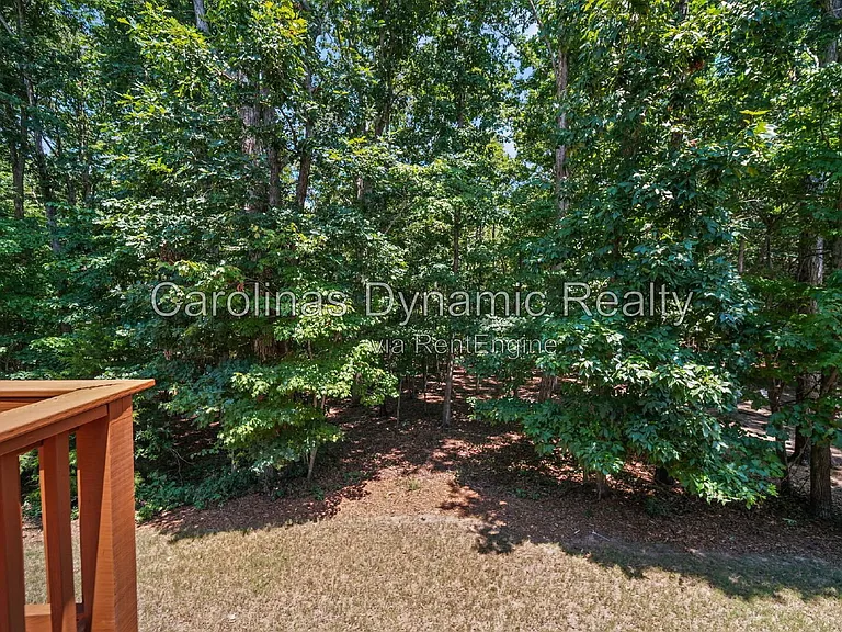 1912 Madeira Cir — Photo 32