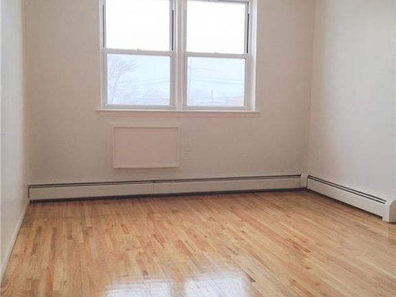 4th image of 161 Bay 46 St