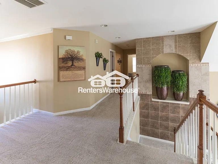 1900 Enfield Ct — Photo 36