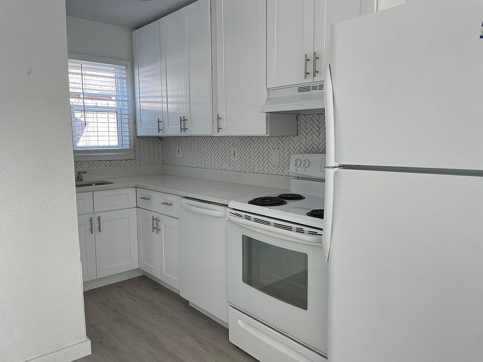 1st image of 3963 1st Ave N #1/2
