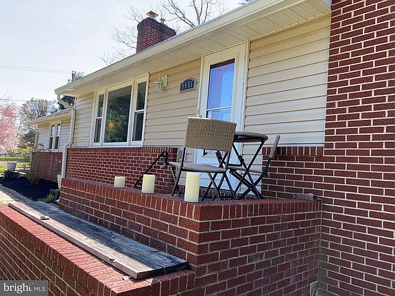 3rd image of 9951 Hilltop Dr