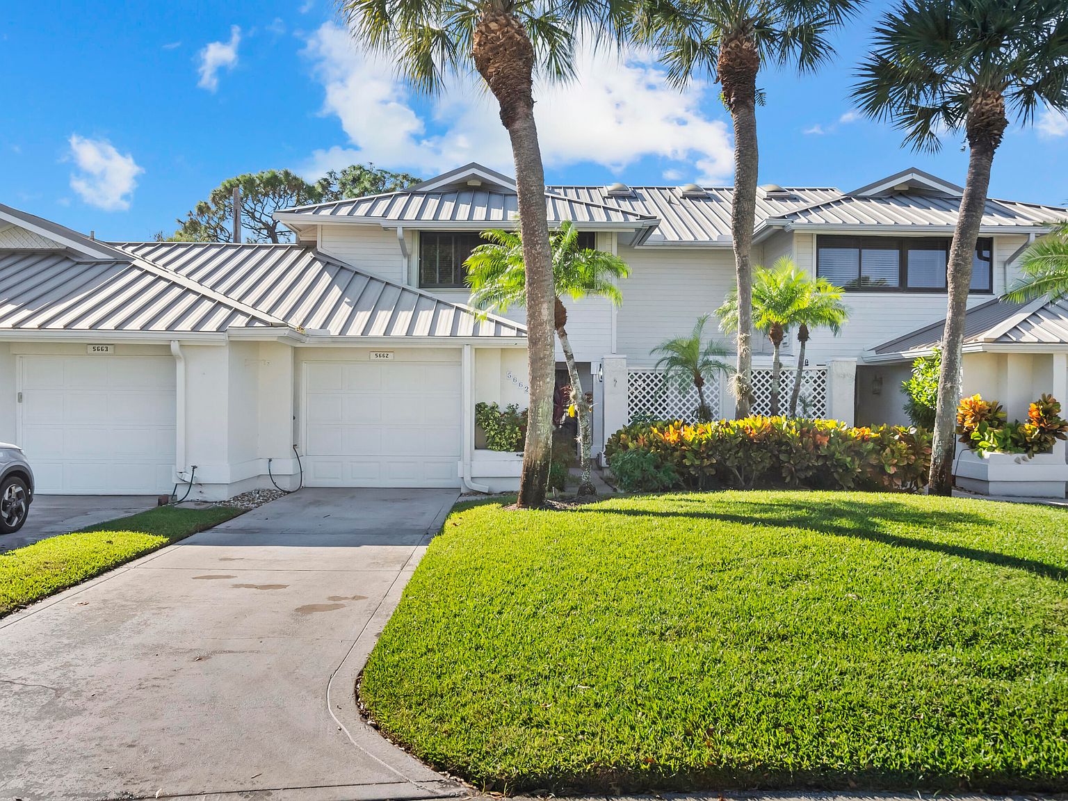 5662 SE Foxcross Place