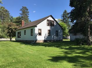 1304 E Grand Boulevard Cir, Iron Mountain, MI 49801