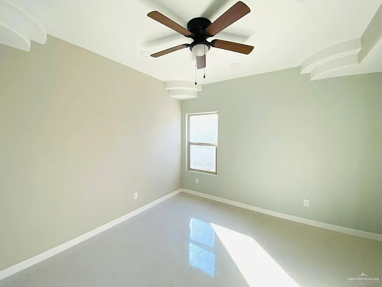 208 W Rutherford Ave #2 — Photo 15