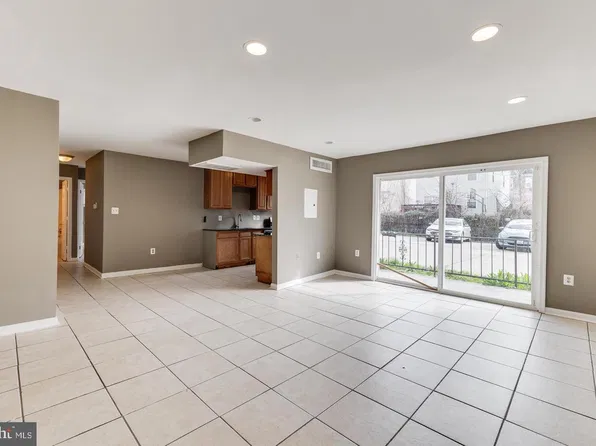 5007 D St SE APT 101, Washington, DC 20019