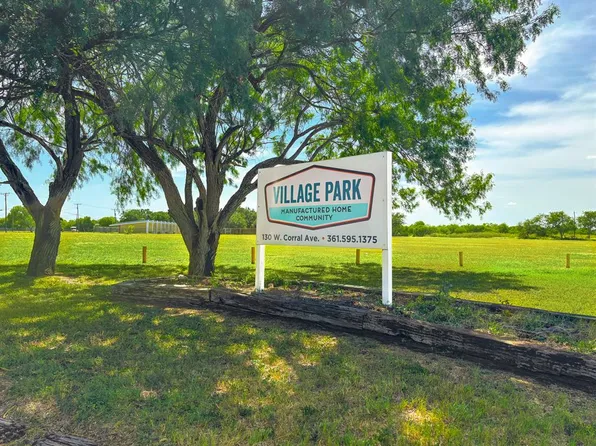 130 W Corral Ave, Kingsville, TX