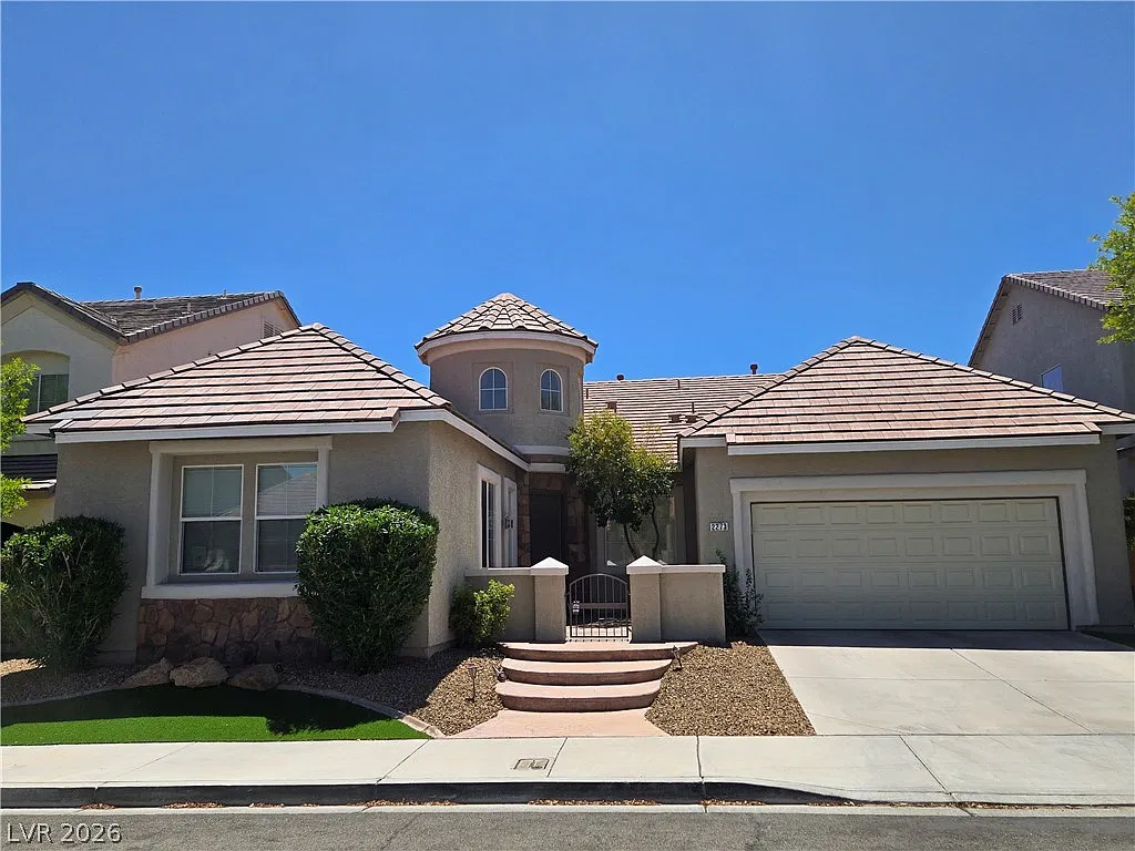 3 bed, 2.5 bath, 2829 sqft, $2,775 — Photo 2