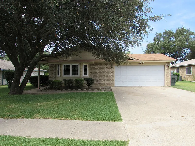 2903 Transit Dr — Photo 1
