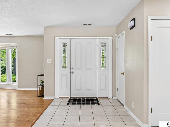 5th image of 940 S Cotner Blvd