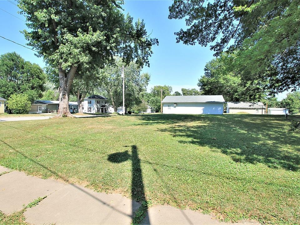 2nd image of 223 N 11th St