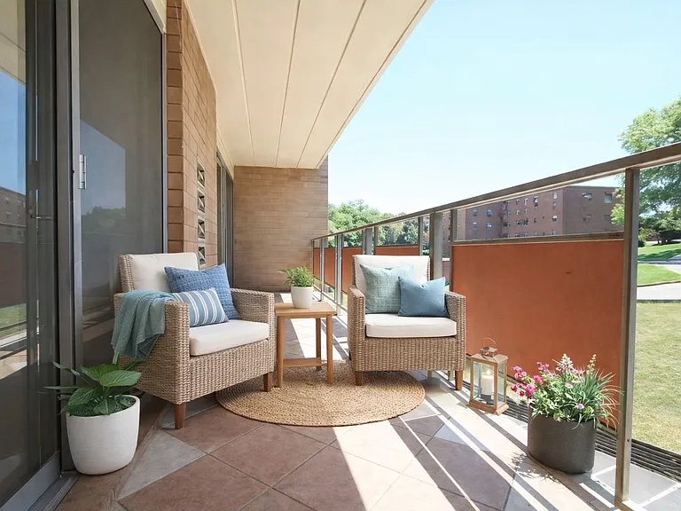 Balcony (Staged)