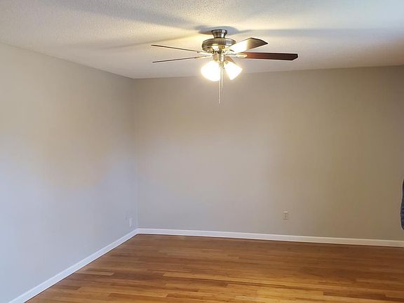 4th image of 3421-3423 S Glendale Dr
