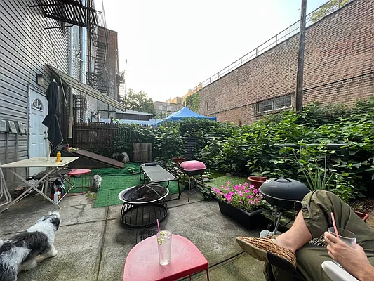 Rented by Brooklyn Group | media 8