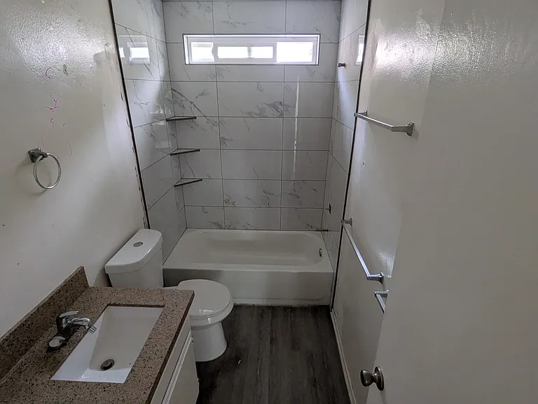 4867 Santa Cruz Ave #2 — Photo 10