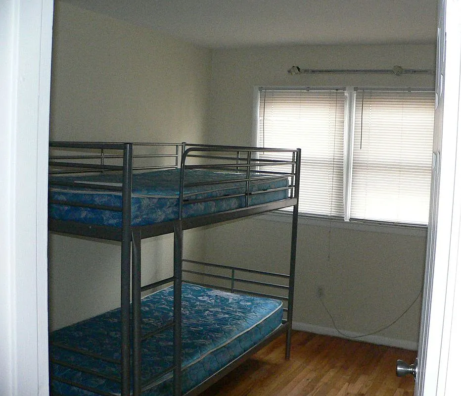2 bed, 1.0 bath, 1000 sqft, $2,500 — Photo 3